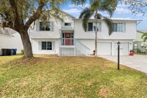 5591 Forester Lake Dr, SARASOTA