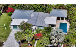 425 Mckinley Dr, SARASOTA