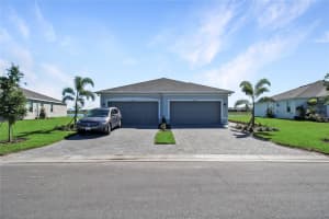 8829 Saint Kitts Cir, ENGLEWOOD