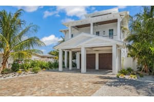 404 North Shore Dr, ANNA MARIA 404 North Shore Dr, ANNA MARIA