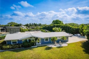 2159 Constitution Blvd, SARASOTA