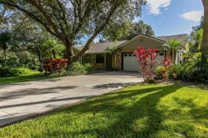 1741 Jewel Dr, SARASOTA