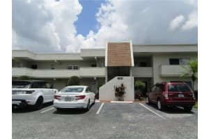 7351 W Country Club Dr N #202, SARASOTA