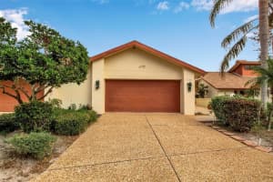6105 Courtside Dr, BRADENTON