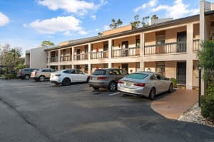 2522 Clubhouse Dr #204, SARASOTA