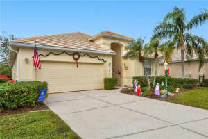 8412 Whispering Woods Ct, LAKEWOOD RANCH