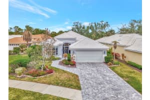 230 Vestavia Dr, VENICE