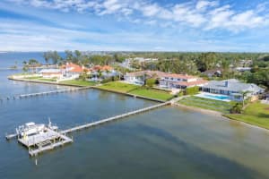 7416 Riverview Dr, BRADENTON