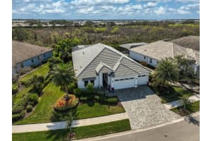 8261 Grande Shores Dr, SARASOTA