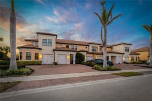 23189 Banbury Way #203, VENICE