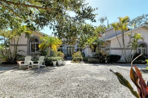 746 Plymouth St, SARASOTA