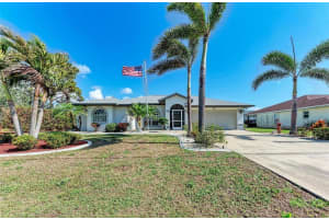 221 Fairway Rd, ROTONDA WEST 221 Fairway Rd, ROTONDA WEST