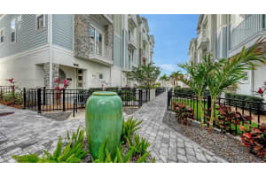 512 Laurel Park Dr, SARASOTA