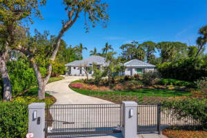 1909 Field Rd, SARASOTA