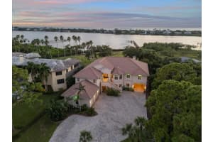 1930 Bayshore Dr, ENGLEWOOD