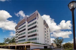 1080 Peppertree Ln W #602, SARASOTA