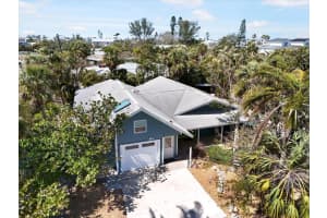 402 71st St, HOLMES BEACH