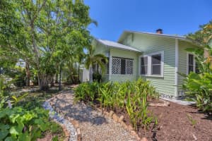 1679 Arlington St, SARASOTA