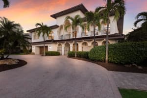 875 Siesta Key Cir, SARASOTA