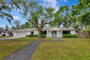 320 25th St W, BRADENTON