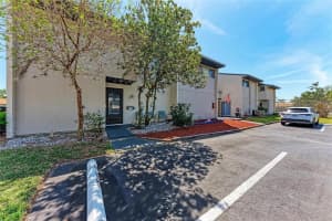 1026 Longfellow Ct #111, SARASOTA