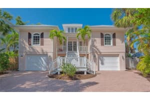 5024 Commonwealth Dr, SARASOTA