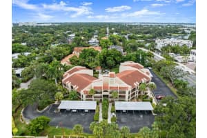 800 Hudson Ave #105, SARASOTA