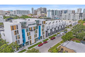 1558 4th St #216, SARASOTA