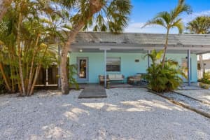 205 71st St #b, HOLMES BEACH