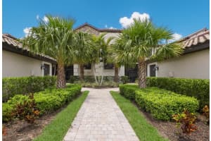 5557 Palmer Cir #202, BRADENTON