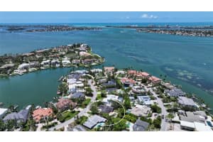1387 Harbor Dr, SARASOTA