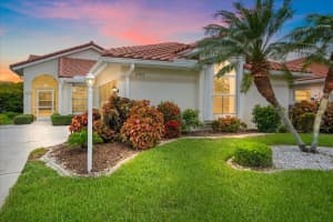 8382 Creekview Ln, ENGLEWOOD