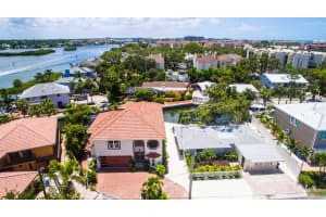 1240 Solitude Ln, SARASOTA