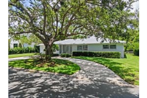 1541 Flower Dr, SARASOTA