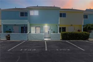 1753 Dawn St #305, SARASOTA