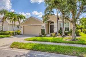 2228 Terracina Dr, VENICE