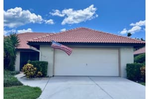 230 Laurel Hollow Dr #16, NOKOMIS