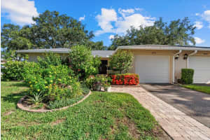 6916 W Country Club Dr N, SARASOTA