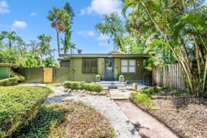 2027 Panama Dr, SARASOTA