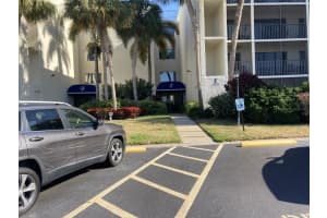 6114 43rd St W #103e, BRADENTON
