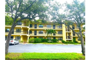 425 30th Ave W #c211, BRADENTON