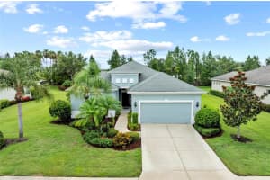 4654 Claremont Park Dr, BRADENTON