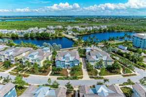 367 Compass Point Dr #201, BRADENTON