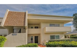 7405 W Country Club Dr N #201, SARASOTA