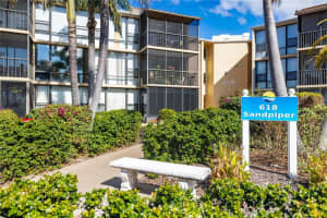 618 Bird Bay Dr S #118, VENICE