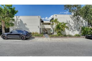 1542 Oak St #102, SARASOTA 1542 Oak St #102, SARASOTA