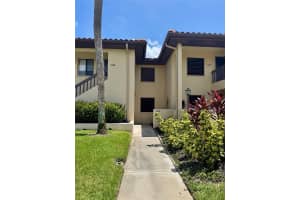 5216 Lake Village Dr #71, SARASOTA