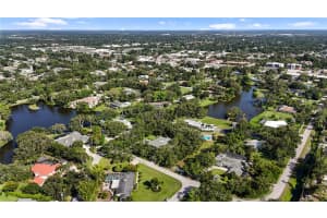 3425 W Forest Lake Cir, SARASOTA