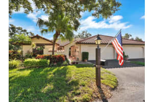 7261 Golf Pointe Way, SARASOTA