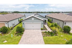 6476 Silverstar Dr, SARASOTA